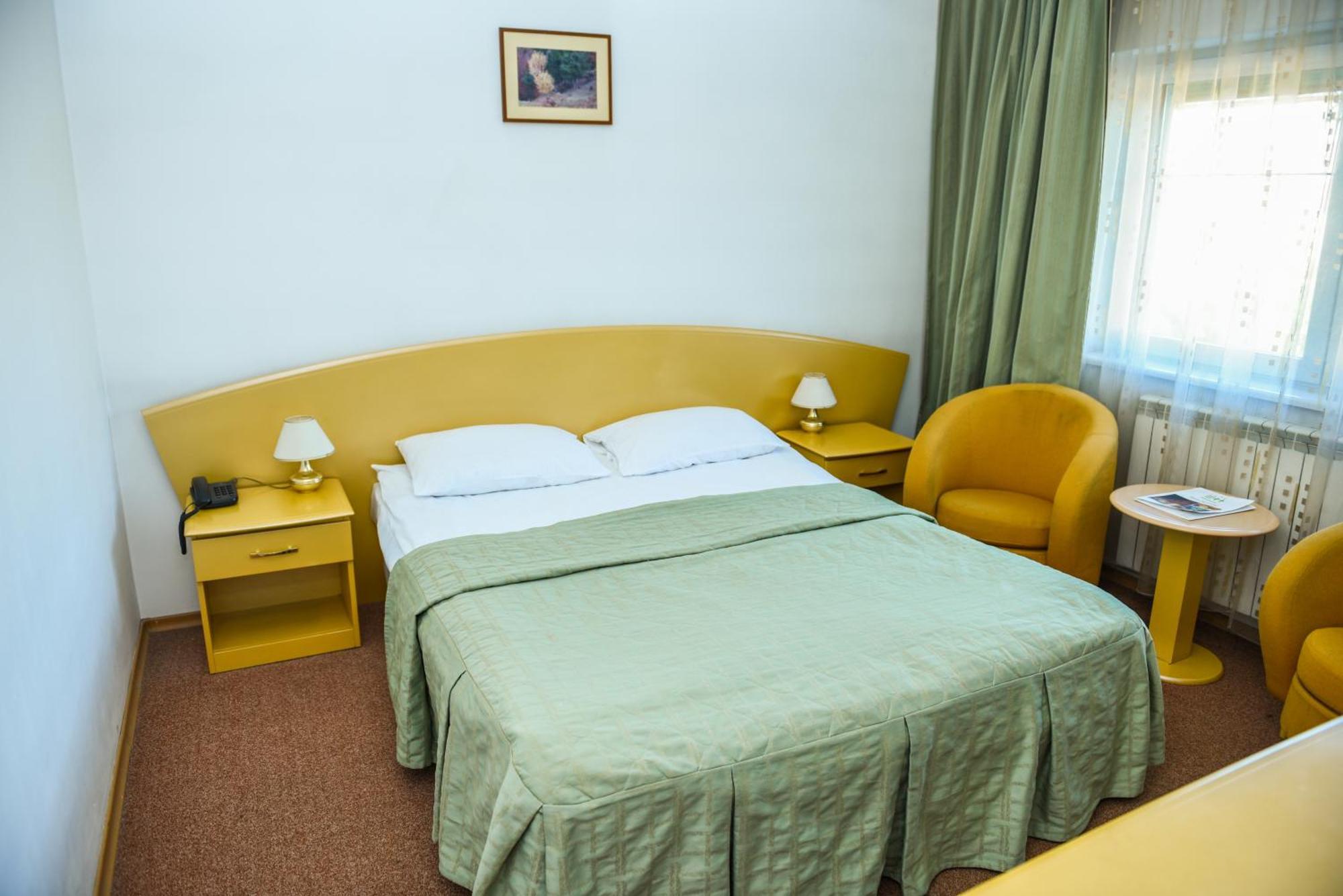 Eurohotel Nagybánya Kültér fotó